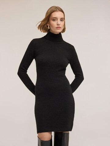 Abito di MOTIVI in nero