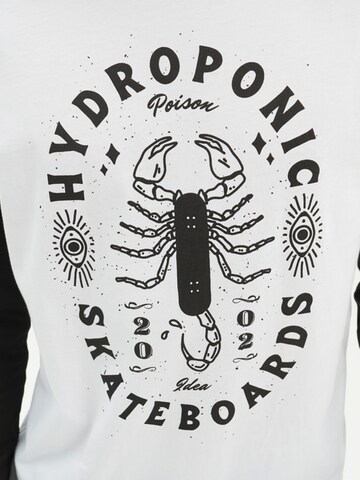 hydroponic - Camiseta 'Hydroponic Skorpio Long-Sleeve Graphic T-Shirt' en blanco