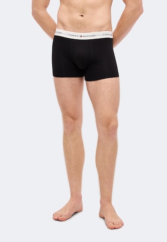 Tommy Hilfiger Underwear Боксерки 'Essential' в черно: отпред