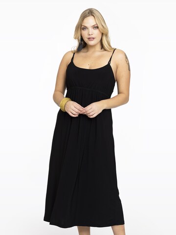 Yoek Dress in Black: front