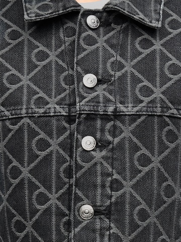 Calvin Klein Jeans Prechodná bunda - Čierna