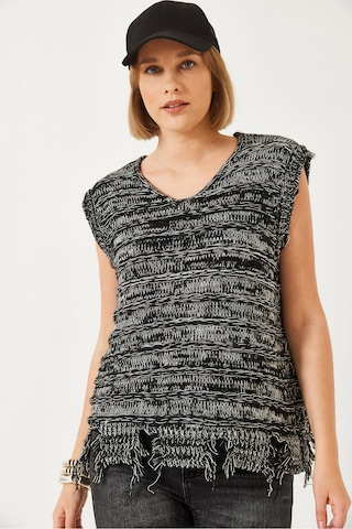 Bianco Lucci Sweater in Black