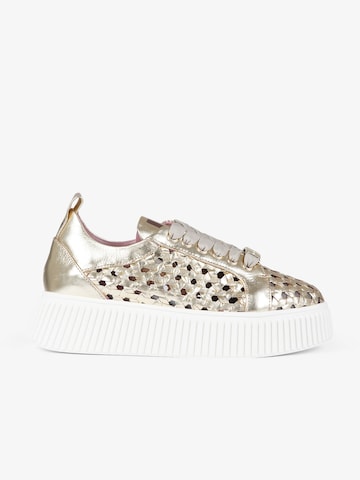 Sneaker bassa di Lorenzo Mari in oro