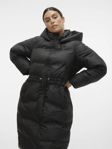 Vero Moda Curve - Abrigo de invierno 'NOE' en negro
