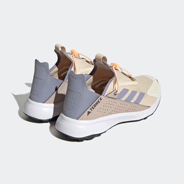 ADIDAS TERREX Lage schoen 'Voyager 21' in Beige