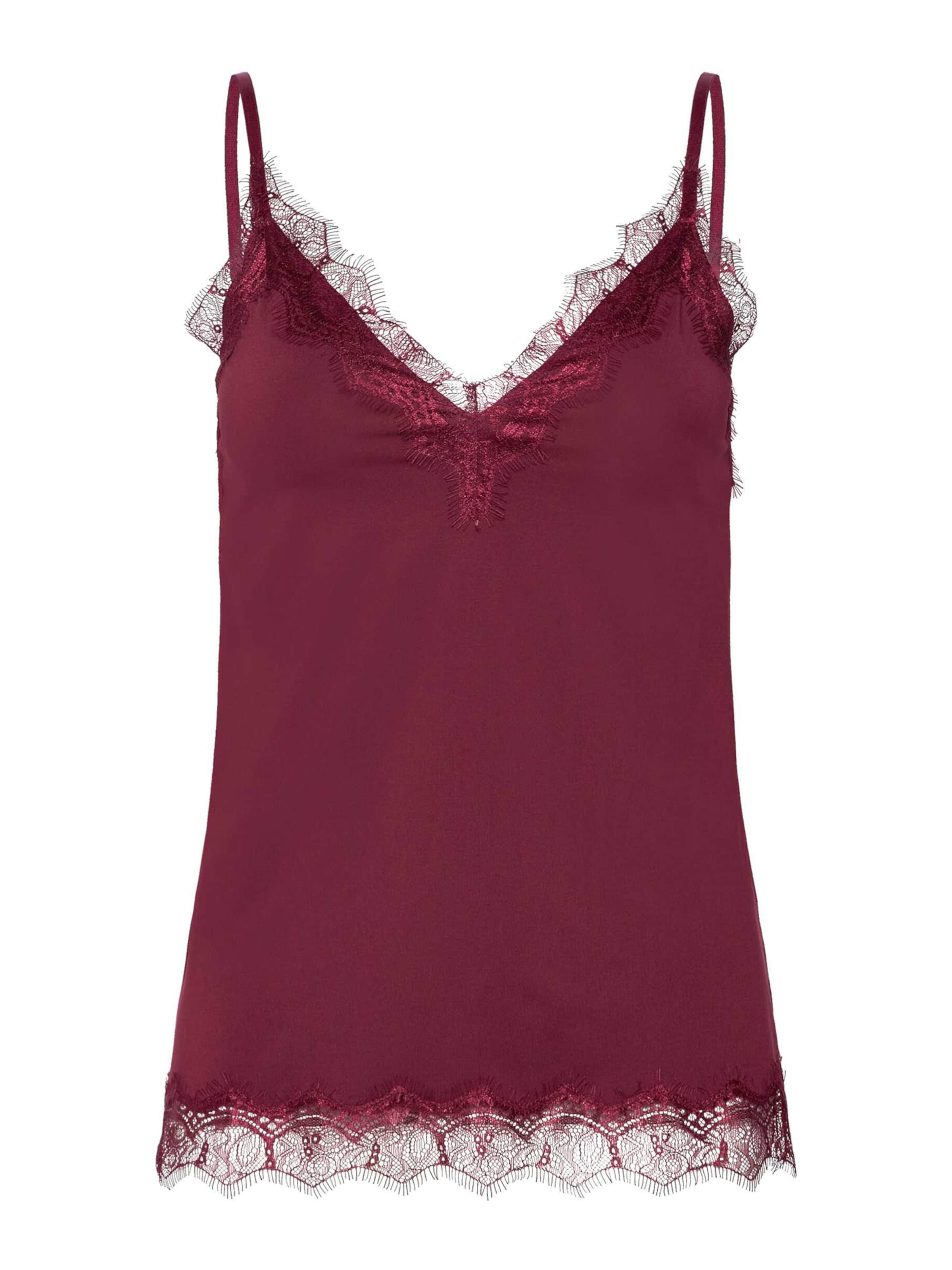 rosemunde Top in Red: front