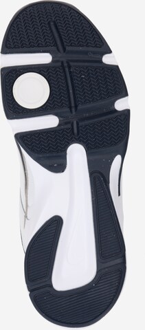 Scarpa sportiva 'Defy All Day' di NIKE in bianco