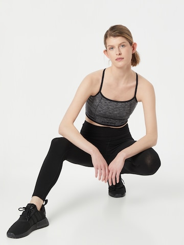 Skinny Pantaloni sportivi 'INDIE' di Marika in nero