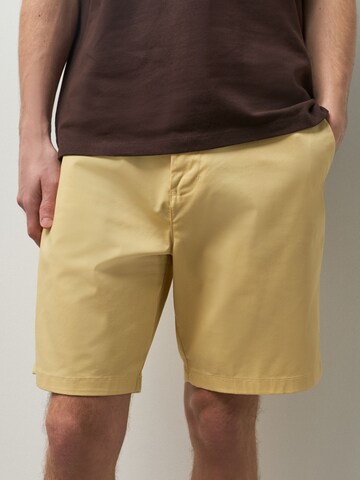 Next Regular Shorts in Gelb