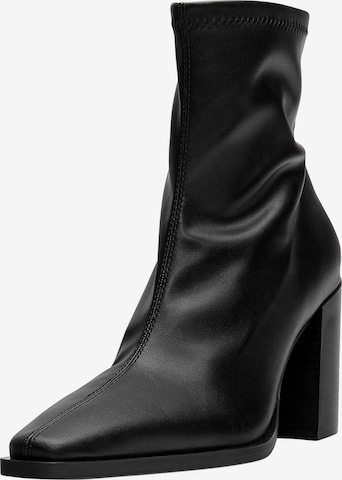 Pull&BearČizmice - crna boja: prednji dio