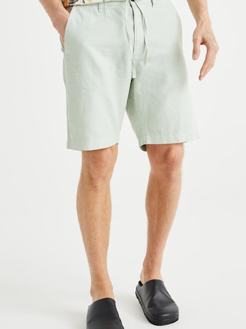 Loosefit Pantaloni eleganți de la WE Fashion pe verde