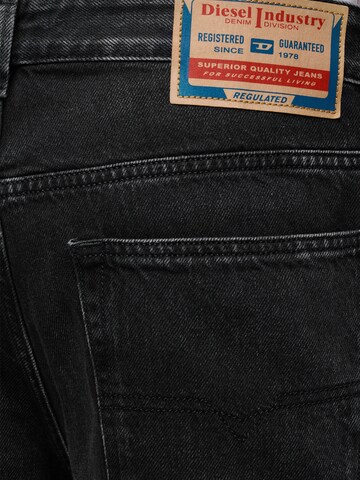 DIESELLoosefit Traperice '2001 D-MACRO' - crna boja