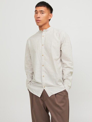JACK & JONES Comfort Fit Skjorte 'JJSummer Band' i brun: forside