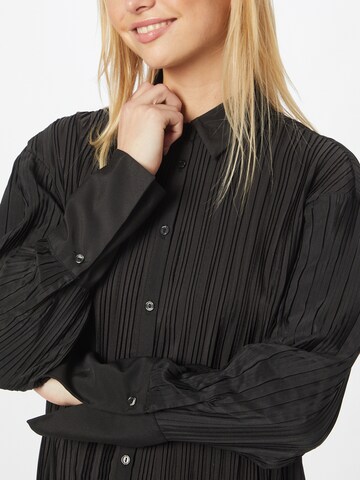 Gina Tricot Blouse in Black