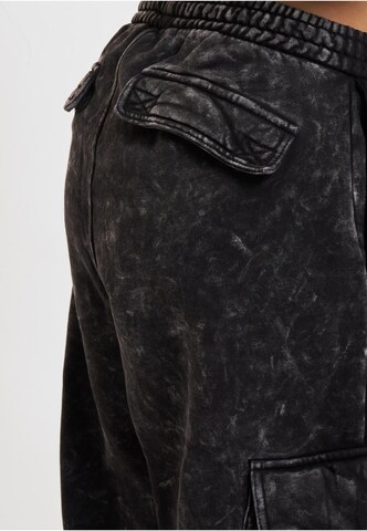 Thug Life Loose fit Cargo trousers in Black