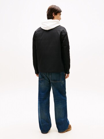 Tommy Jeans Jacke in Schwarz