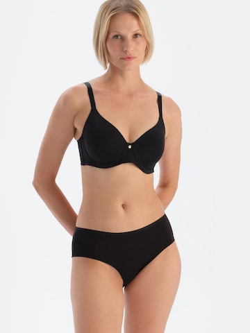 Chiloți de la Dagi pe negru