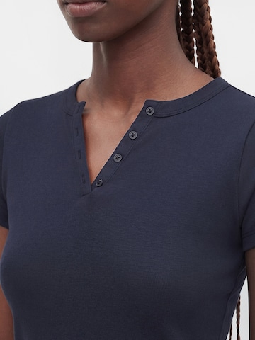 Tricou de la HOLLISTER pe albastru