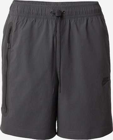 Nike Sportswear Loosefit Broek 'Tech' in Grijs: voorkant