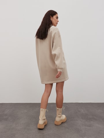 Robe 'Fili' EDITED en beige