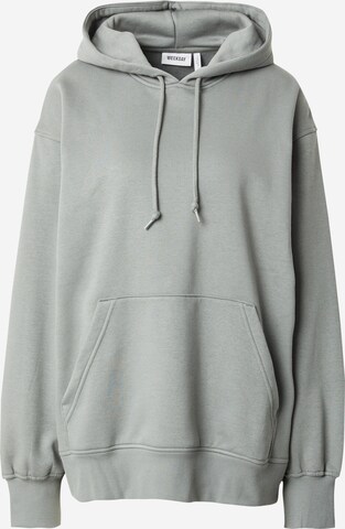 Sweat-shirt 'Essence' WEEKDAY en gris : devant