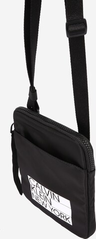 Borsa a tracolla di Calvin Klein in nero