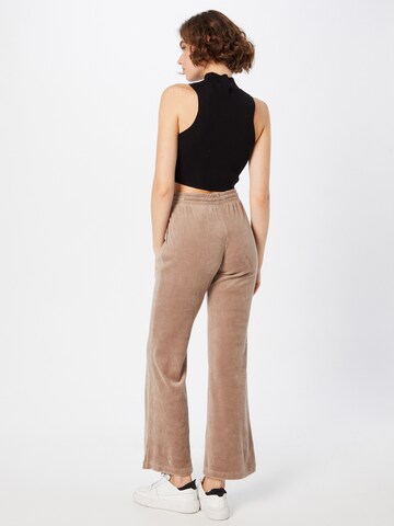 WEEKDAY Bootcut Broek 'Roxanna' in Bruin