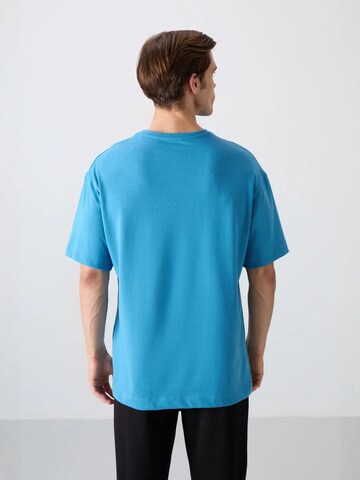 Tommy Life - Camisa em azul