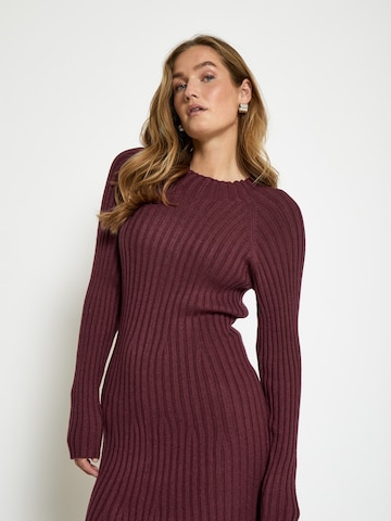 Robes en maille 'Anna' Peppercorn en rouge