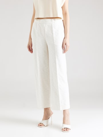 GERRY WEBER Regular Pleated Pants in White: front