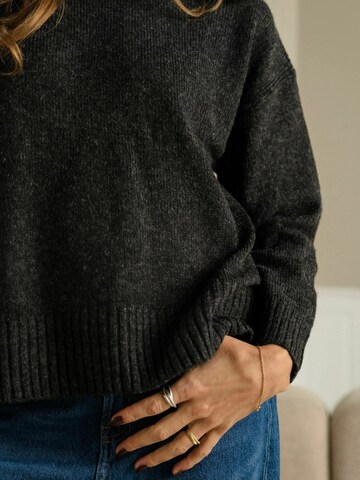 Pull-over ' Emma Knit ' TEESHOPPEN en gris