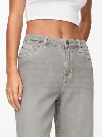 Pull&Bear Flared Jeans in Grijs