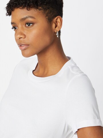 T-shirt 'VMPAULA' VERO MODA en blanc