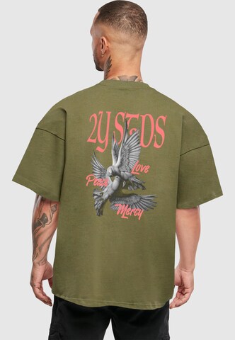 Maglietta 'Peace Love Mercy' di 2Y Studios in verde: frontale