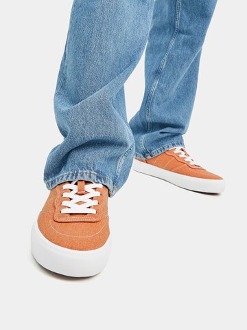 Pull&Bear Rövid szárú sportcipők - narancs