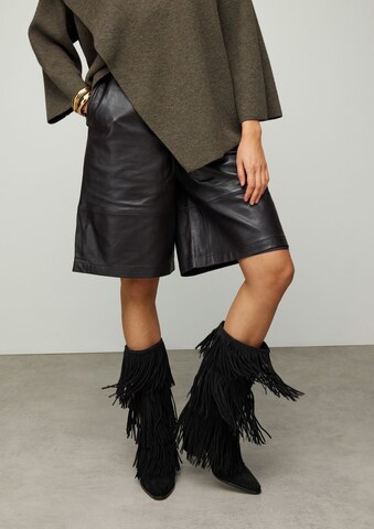 SACHA Cowboy Boots in Black