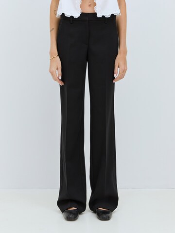 Cie Cie Regular Pants in Black: front