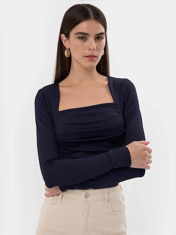 Hiccup - Camisa em azul