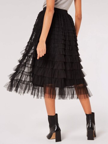 Apricot Skirt in Black