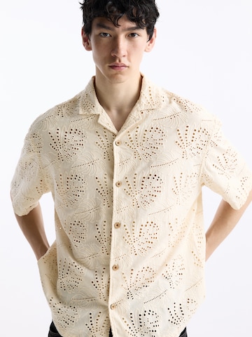 Pull&Bear Comfort Fit Hemd in Weiß