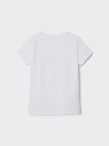 Tricou 'HIBA' de la NAME IT pe alb