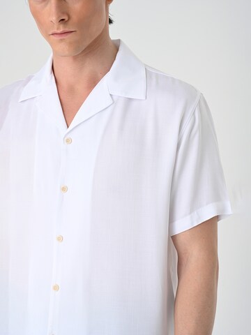 Antioch Comfort fit Button Up Shirt in White