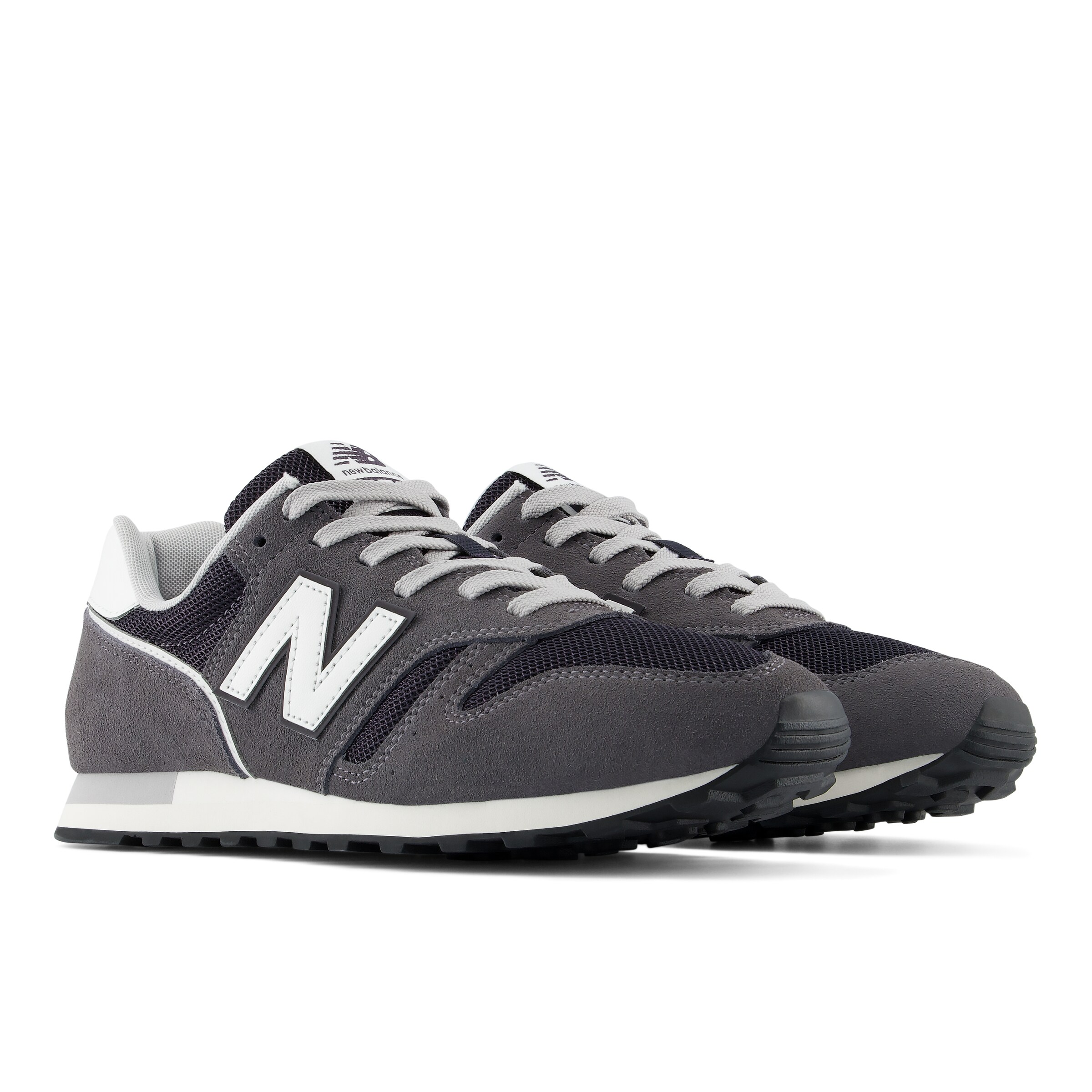 new balance Sneakers in Grey