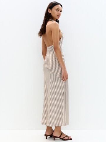 Robe Pull&Bear en beige