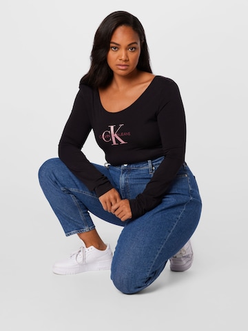 Calvin Klein Jeans Curve جينز واسع جينز بلون أزرق