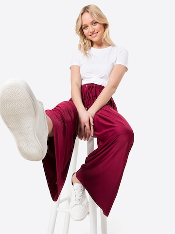 Wide leg Pantaloni 'Caren' di ABOUT YOU in rosso