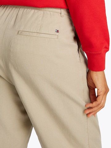 TOMMY HILFIGER Loose fit Pleat-Front Pants in Beige