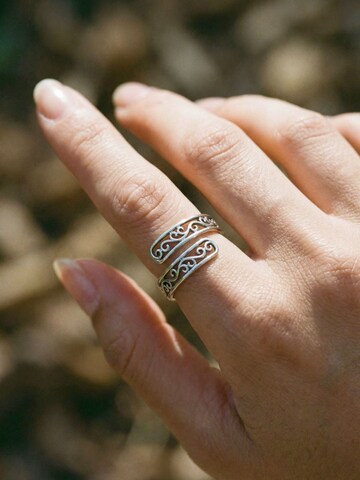 Nemomatheo Ring 'Arabesque – Offener Ring mit Rankenmuster' in Silver
