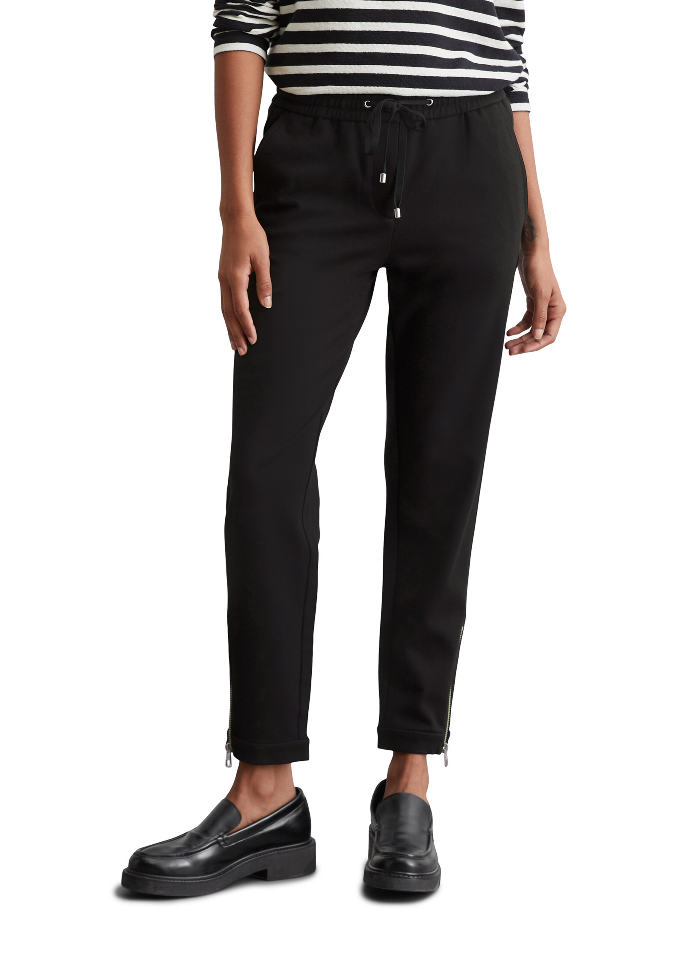 Marc O'Polo Loose fit Pants in Black: front