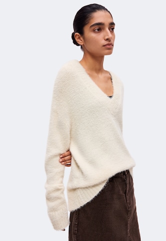Pull-over 'Al44ida' ZABAIONE en beige : sur le côté